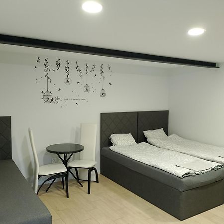 Apartament Z Ogrodem I Przemysl Bagian luar foto